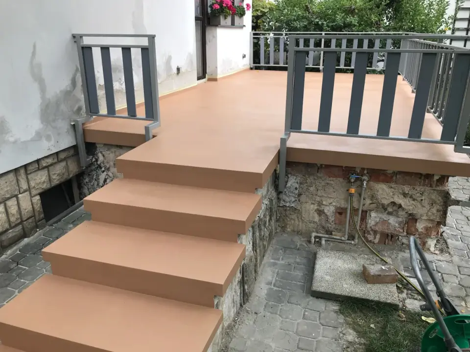 Terasa a schody: Celá terasa